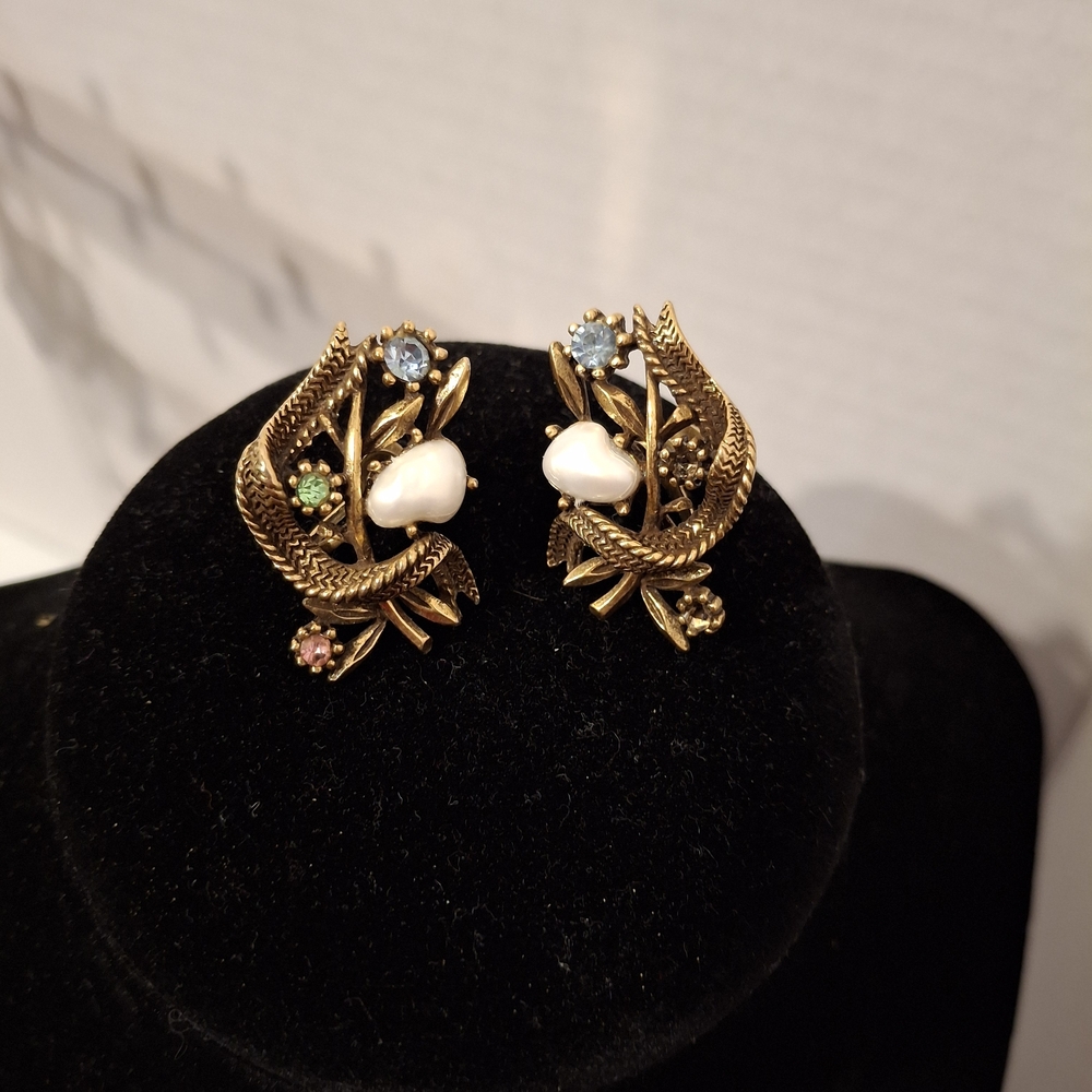Coro Vintage Gold and Floral Pearl and Rhinestone Earrings Screwback